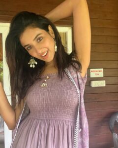 Riya Suman Instagram - Number 7!
Do you guys also see which number it adds up to while getting vehicle number/flat number etc ? 😬 If yes, what’s your favorite go to number ? 
Outfit: @nawra.online