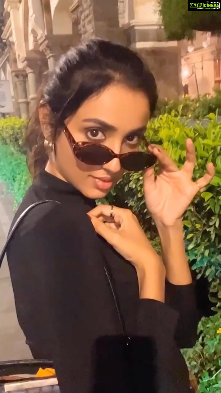Riya Suman Instagram - Dressed up to get coffee & take a stroll.