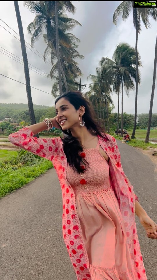 Riya Suman Instagram - Danced around monsoon bathed Goa in these @nawra.online bright comfy Kurtis. Clothing: @nawra.online Product name: Naaz Use code LAUNCH10 to get 10% off ✨ Shop at www.nawra.in #Ad #Collab