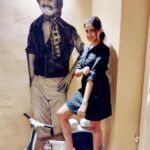 Riya Suman Instagram - En vazhi, thani vazhi! Café des Arts