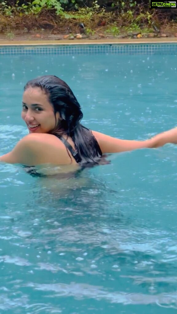 Riya Suman Instagram - Life is water’ful! 💙 Goa