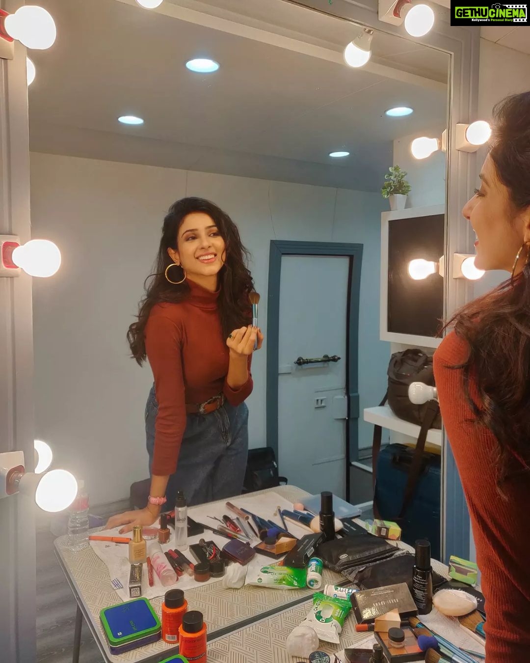 Riya Suman Instagram - Hashtag Vanity Diaries 💄🎭🎬🎥 Picture courtesy: My Spot thammudu Vinshu!