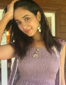 Riya Suman Instagram - Number 7!
Do you guys also see which number it adds up to while getting vehicle number/flat number etc ? 😬 If yes, what’s your favorite go to number ? 
Outfit: @nawra.online