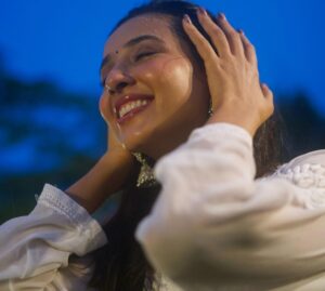 Riya Suman Instagram - Pluviophile
[ploo vee oh fahyl]
noun
a lover of rain;someone who finds joy and peace of mind during rainy days.
🙋🏻‍♀️