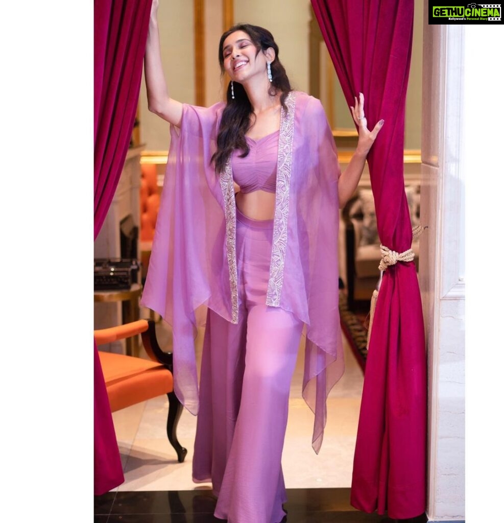 Riya Suman Instagram - I Purple You! 💜 Outfit: @_prashantikumar_ 📸 : @media9_creations @media9manoj Location: @mayfairsiliguri Mayfair Tea Resort, Siliguri