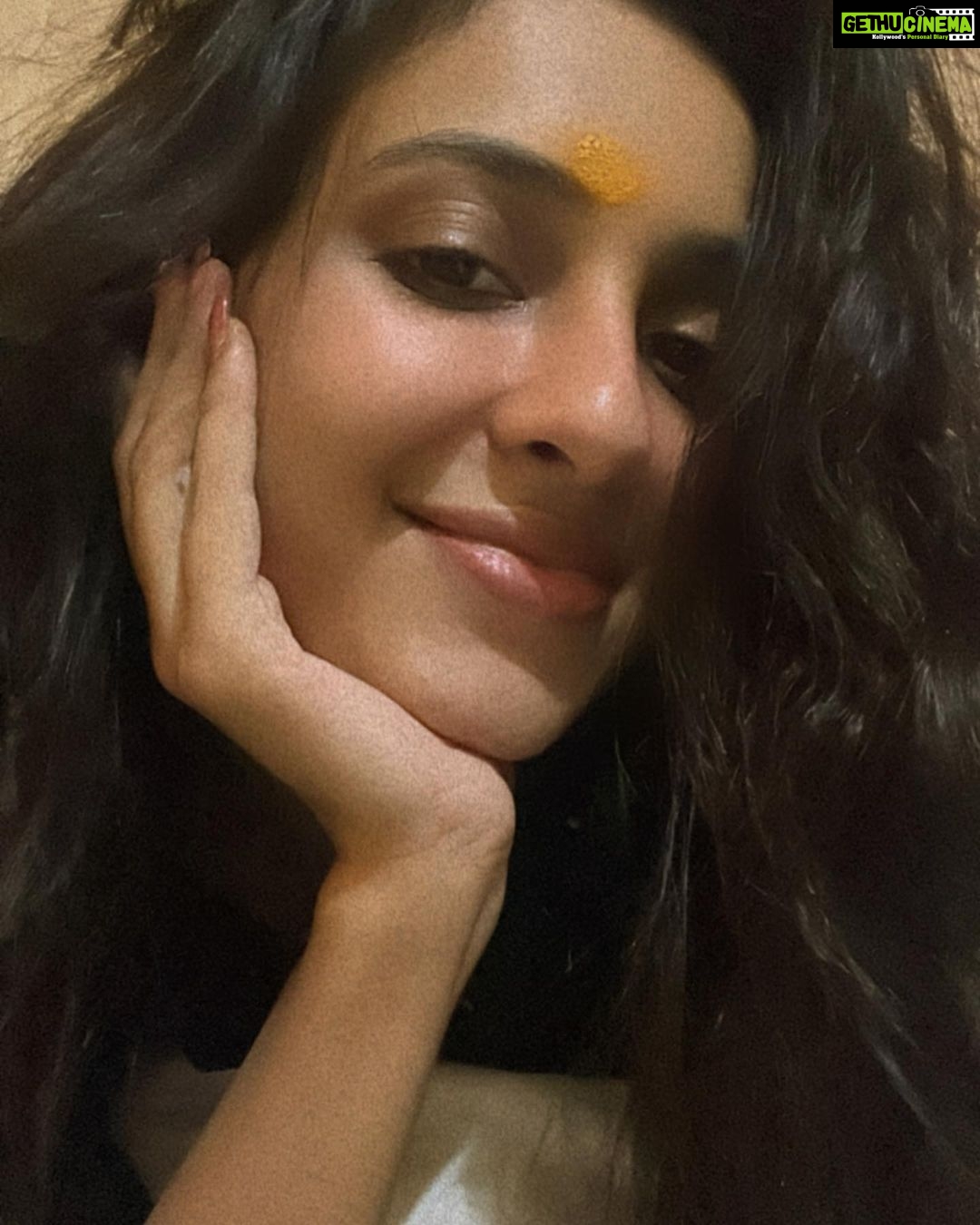Riya Suman Instagram - Just me glowing post temple hopping , this evening ✨😇