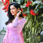 Riya Suman Instagram - See you on the Pink side of Life 🌸 Outfit: @phasesbyalisha 📸 @nischal_agarwal