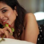 Riya Suman Instagram - #HappyValentinesDay folks ❤️💋 Well,I had a super long a$$ working day, how was yours & what special did you do for your loved ones? Nevertheless, #SelfLoveIsTheBestLove 💓