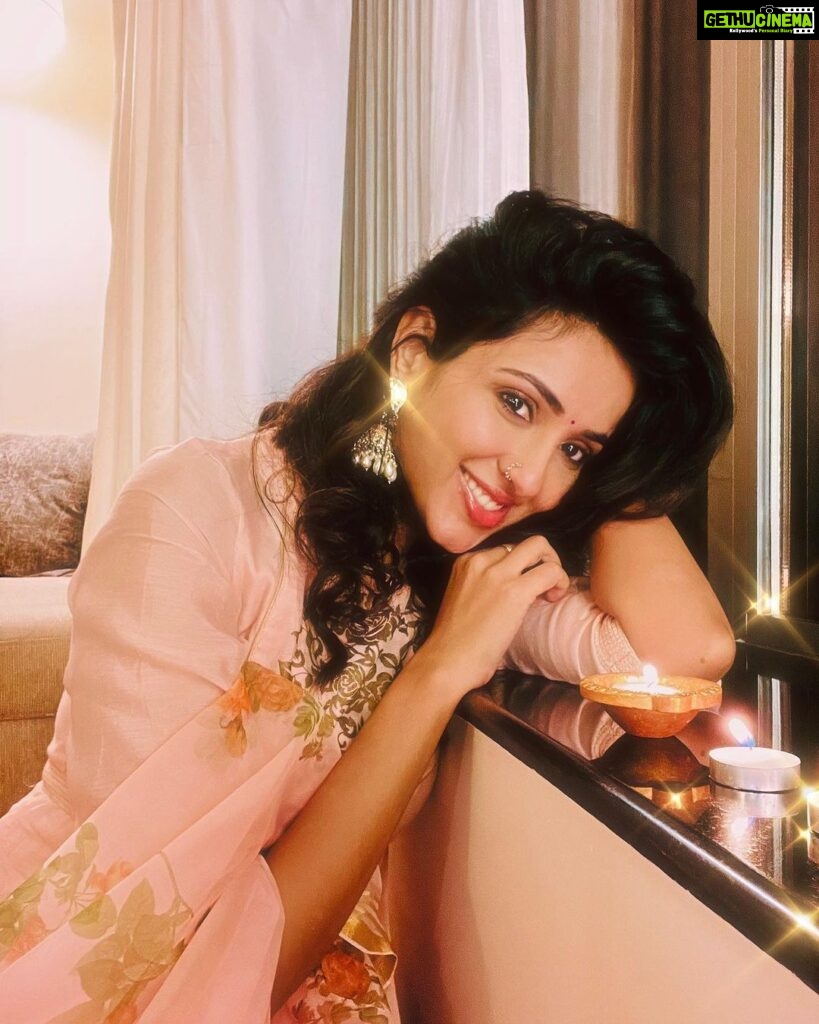 Riya Suman Instagram - May the light be with you! Happy Diwali 🪔