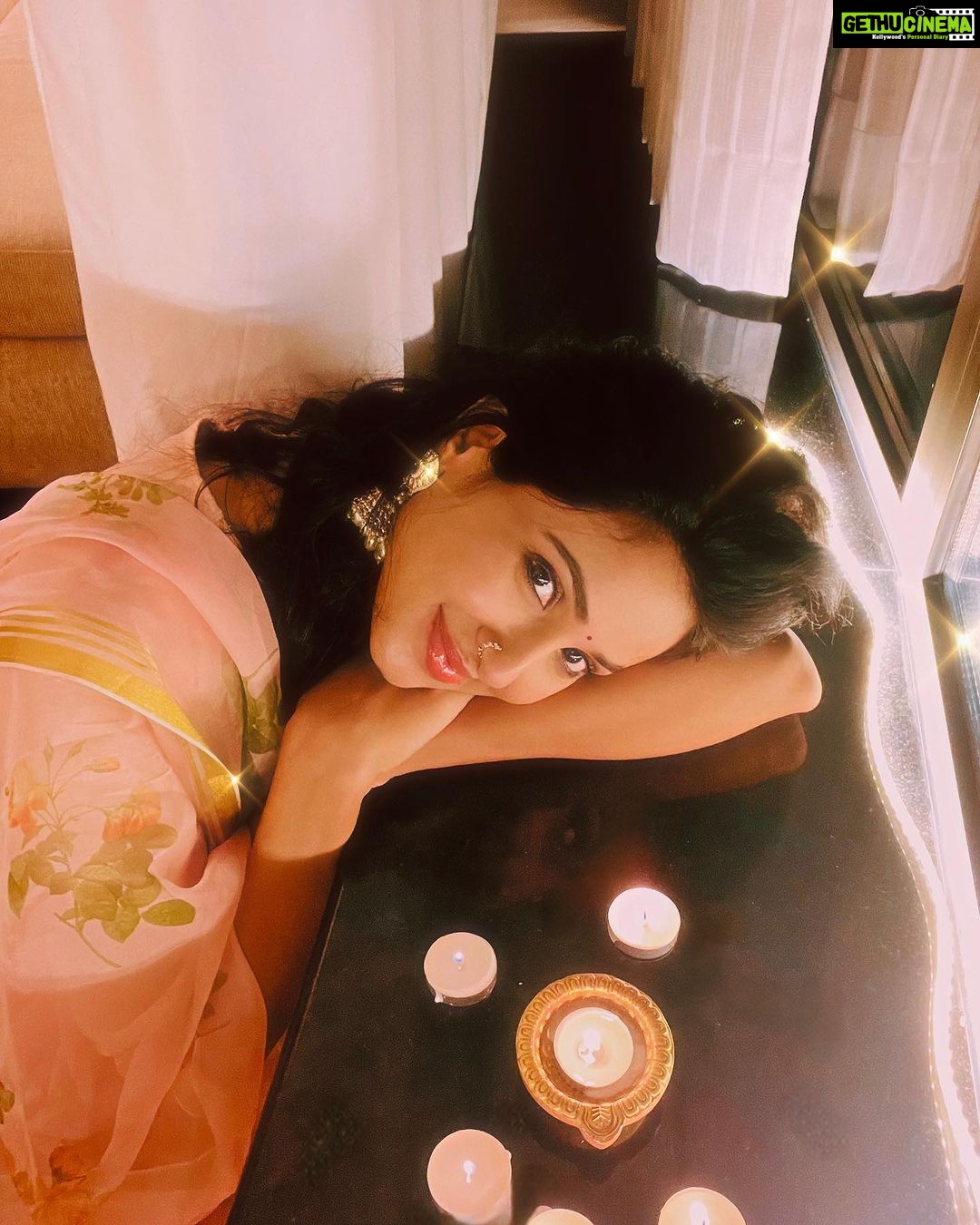 Riya Suman Instagram - May the light be with you! Happy Diwali 🪔