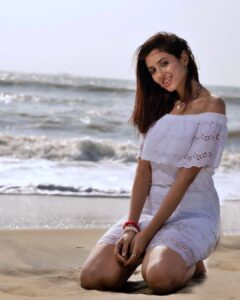 Riya Suman Instagram - 🤍
@pariaarclicks @shree_bhuvana_mua @hafil_pep  @ibrahim__ibm