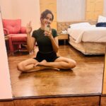 Riya Suman Instagram - Stopped in the middle of a stretching session to just adore myself 😂