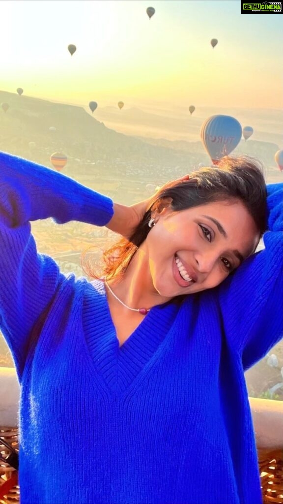Riya Suman Instagram - Gift by me, to myself, this birthday! Hot air balloon ride in Cappadocia finally after 2 days constant rain cancellations! 😇😍 Also caught glimpse of a proposal jam happening from my ride😅 Cappadoccia Turkey