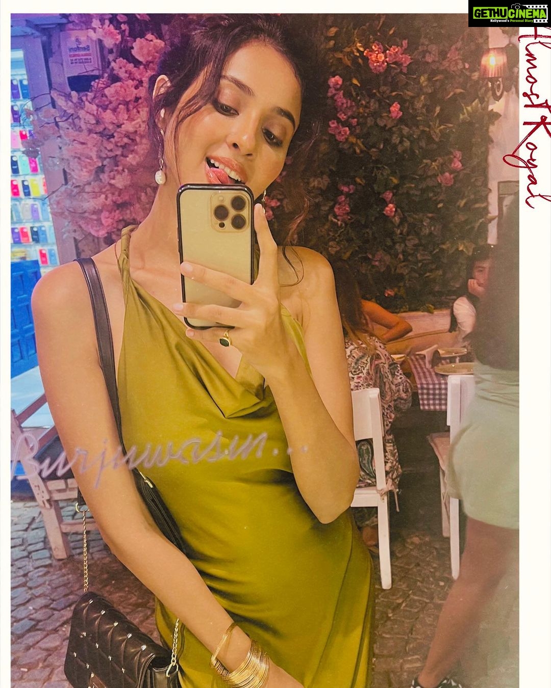 Riya Suman Instagram - Pros of a flexible itinerary, a last minute addition of this beauty;turkey s party town, Alacati! ❤️ Alaçatı