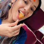Riya Suman Instagram - Happy Ganesh Chaturthi!! Happy Modak season!!!! ✨ Siddhivinayak Temple, Mumbai