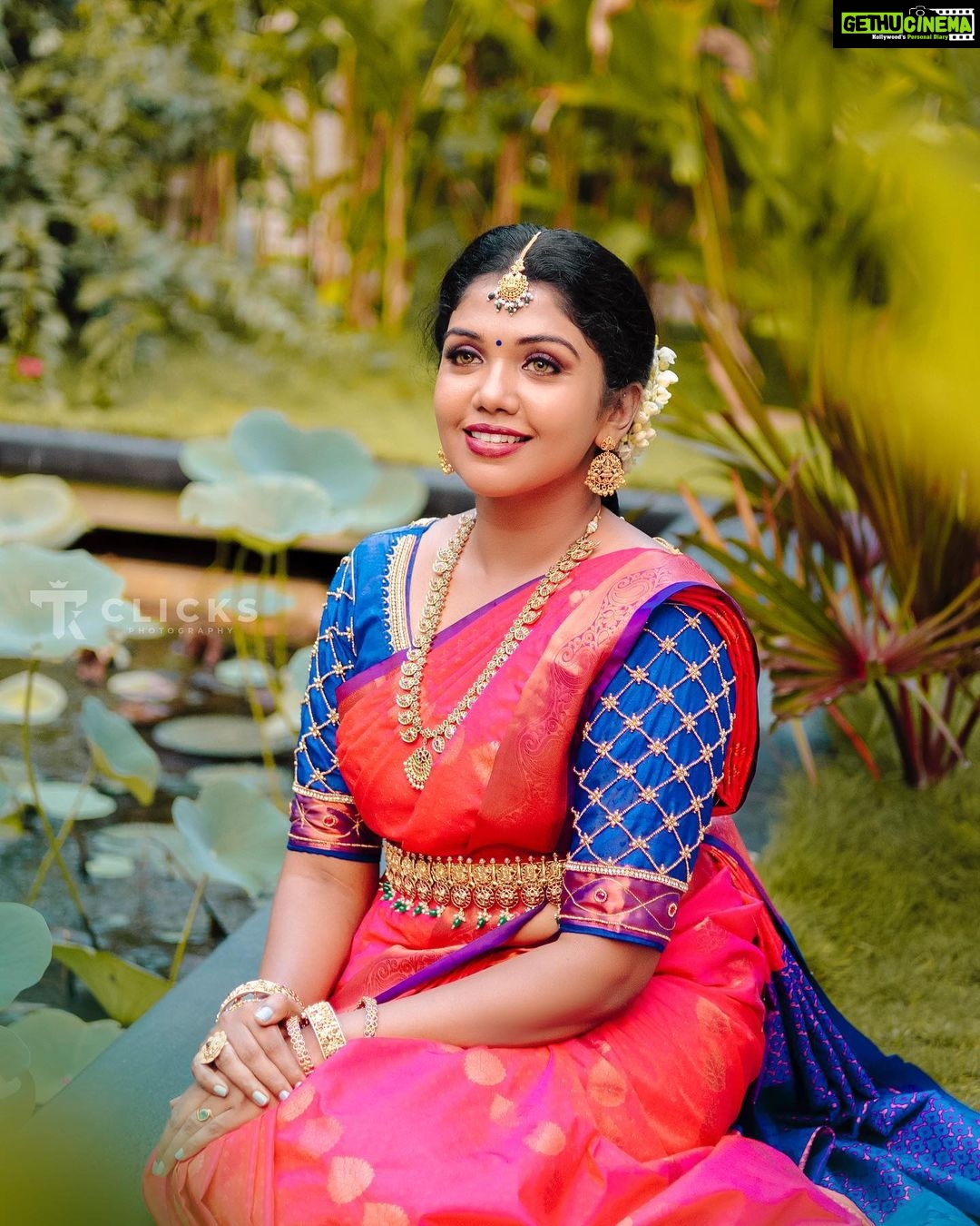 Riythvika Instagram - In frame : @riythvika_official Makeup : @manjus_elegance_makeover Shot by : @thiyagutk3 . . . . #riythvika #riythvika_titlewinner #sareelove #riythvikafans #traditinallook #fashionstyle #model #actress #riythvikabeauty #chennaiphotographer #tkclicksphotography