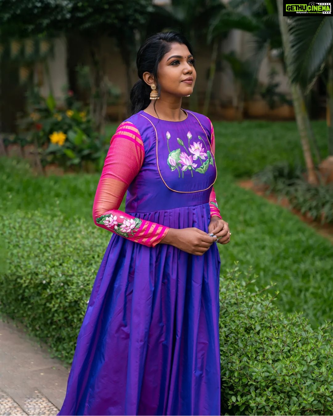 Riythvika Instagram - #festivalvibes❤️ Outfit by @justforeves MUA @salomirdiamond Hairstylist @raisedbrowsbybhavani Earrings @gold_copy1486 Photography @kavinjr2023