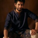 Rohit Suresh Saraf Instagram - Aane se jiske aa jaati hai saansein, woh kaun hai? 🙃 @kadamajay @saloniparekh__ @jaineeebheda @styled_by_tanik @imtiaz_makeup