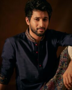 Rohit Suresh Saraf Instagram - Aane se jiske aa jaati hai saansein, woh kaun hai? 🙃 @kadamajay @saloniparekh__ @jaineeebheda @styled_by_tanik @imtiaz_makeup