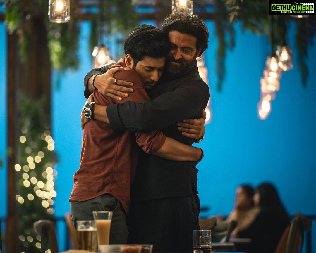 Rohit Suresh Saraf Instagram - Thank you, all of you for making me feel seen. For all the love over the past year for #VikramVedha and #Shatak. Forever grateful to @pushkar.gayatri for seeing me as Shatak and for encouraging me to take massive leaps whilst providing me a safety net that I knew would catch me when I fell. And @hrithikroshan for being the kindest, most magnanimous co-actor. For going the extra mile and have me be a part of a film that’s helped me connect with my people the way nothing else so far had. Counting my blessings and thanking my stars everyday! Swipe right for big smile 🤗 Ps. special shoutout to @ghantaghartalkies @nowitsabhi @castingbay for being the catalyst and @iyogitabihani for being my Chanda in crime! ♥️ Special thanks to @ychips for capturing these ✨