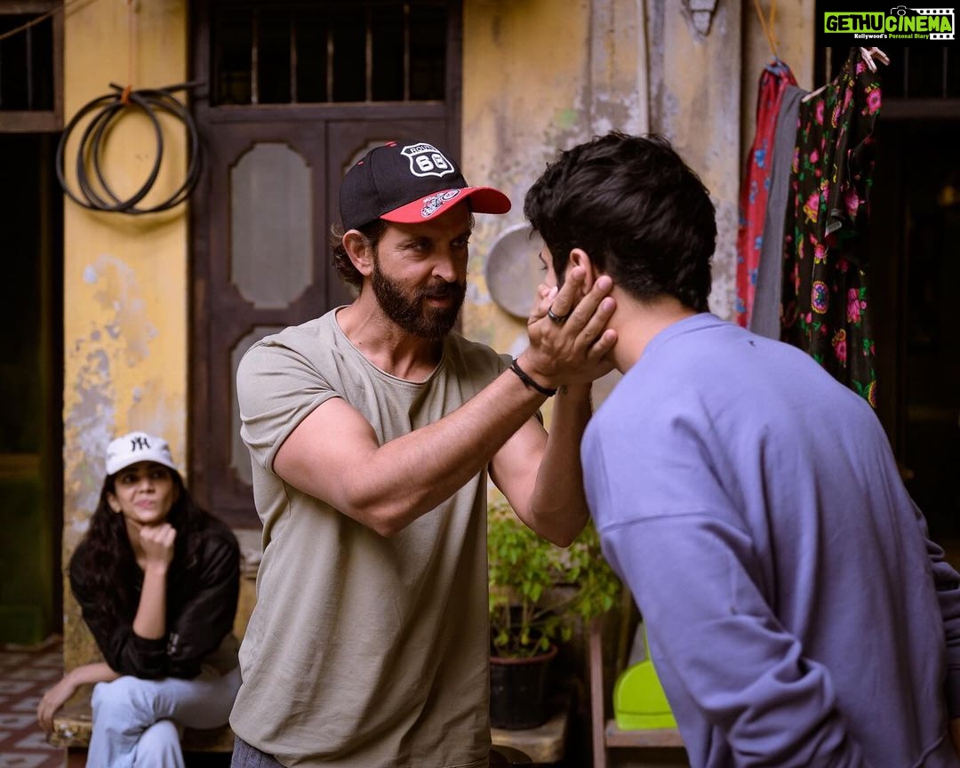 Rohit Suresh Saraf Instagram - Thank you, all of you for making me feel seen. For all the love over the past year for #VikramVedha and #Shatak. Forever grateful to @pushkar.gayatri for seeing me as Shatak and for encouraging me to take massive leaps whilst providing me a safety net that I knew would catch me when I fell. And @hrithikroshan for being the kindest, most magnanimous co-actor. For going the extra mile and have me be a part of a film that’s helped me connect with my people the way nothing else so far had. Counting my blessings and thanking my stars everyday! Swipe right for big smile 🤗 Ps. special shoutout to @ghantaghartalkies @nowitsabhi @castingbay for being the catalyst and @iyogitabihani for being my Chanda in crime! ♥️ Special thanks to @ychips for capturing these ✨