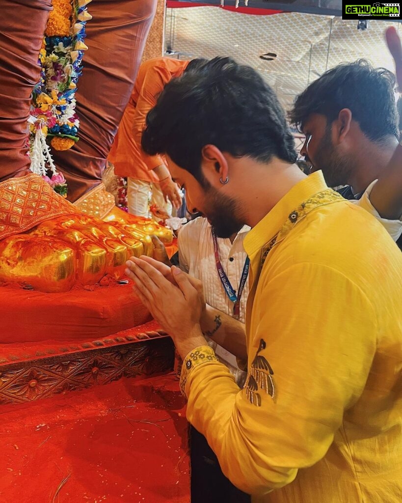 Rohit Suresh Saraf Instagram - First time in 11 years 🥹♥️🙏 Lalbaugh Cha Raja