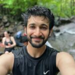 Rohit Suresh Saraf Instagram - I really like this photo, it reminds me of a really happy day.. now let me stare at it till I absolutely hate it. 😊✌️