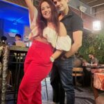 Roopal Tyagi Instagram – It was one of those beautiful evenings.. when you go out with your friends… only to realise that you never want to meet them again ☹️ individually yes, but these two together- NO WAY! 
I’m not doing this without @poojakadam ever again. 🤪

#mumbai