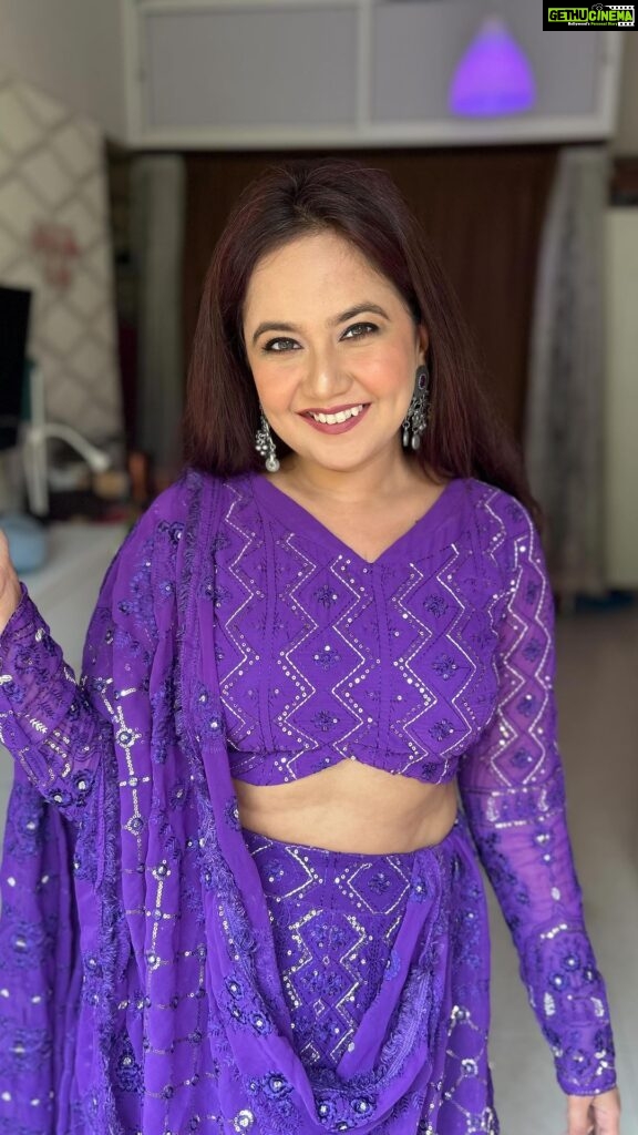Roopal Tyagi Instagram - Shop this lehenga set @april21closet I 💜 this choreography! The people who did this kudos to you.. 👏 reminded me of my performances in school.. like a happy little kid I would jump and dance on stage! Took me back in time 🥰 #nostalgia #dholna #dancereels