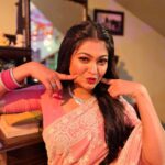 Rooqma Ray Instagram - SUBHO NABAMI 🙏🏻🙏🏻🙏🏻💗💗 #instagram #instadaily #instalike #insta #instafashion #durgapuja #festival #festivalfashion #bengali #traditional #saree #sareelove #pink #rooqmaray #nabami