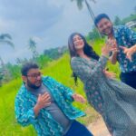 Rooqma Ray Instagram - O Sathi chal 🤗 #réel #reelsinstagram #reelsvideo #reelitfeelit #reelkarofeelkaro #reelindia #instagood #instagram #insta #instafashion #friendship #bollywood #retro #songs #rooqmaray