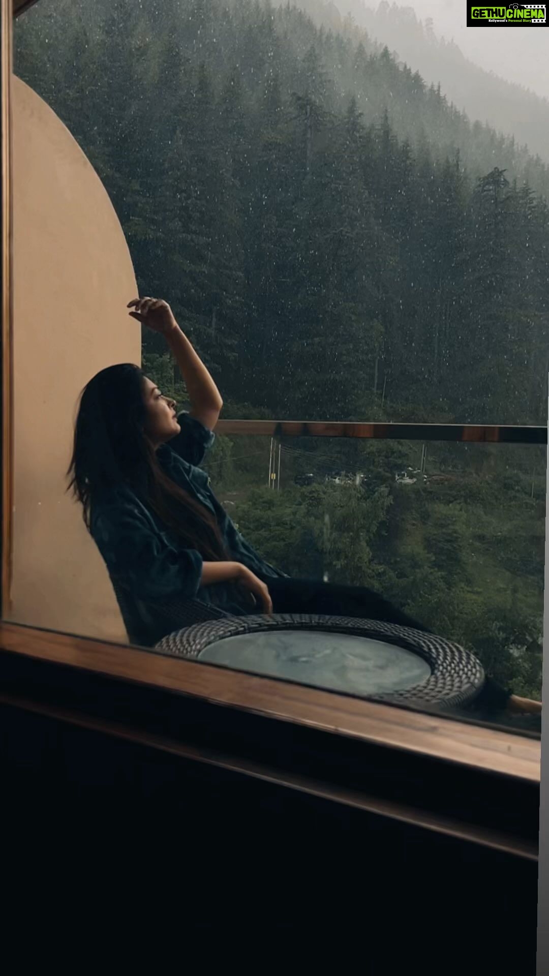 Rooqma Ray Instagram - Kasol ❤️ #réel #reelsinstagram #reelsindia #reelitfeelit #reelkarofeelkaro #reelinstagram #majormissing #kasol #himachal #instagram #instagood #insta #instadaily #instafashion #instamood #instalike #rooqmaray Kasol, Himachal Pradesh, India