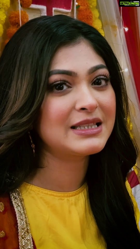 Rooqma Ray Instagram - #RoopsagoreMonerManush -এর সেটে বিয়ের আয়োজন... সেট ঘুরে দেখাল আমাদের প্রিয় @rayrooqma , দেখুন এই ভিডিও শুধুমাত্র #ChupKorrGossAchhe -তে Watch #RoopsagoreMonerManush everyday at 8:30pm only on @sunbanglaofficial