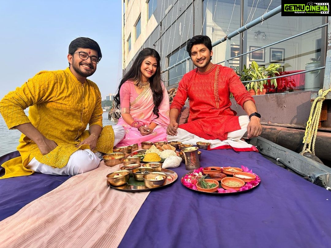 Rooqma Ray Instagram - Subho bhaiphota ❤️ @aajtakbangla @sunbanglaofficial #instagram #insta #instagood #instamood #bhai #bhaiphota #2023 #aajtak #sunbangla #celebration #siblings #onscreen #actorslife #rooqmaray Floatel Hotel