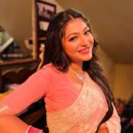 Rooqma Ray Instagram - SUBHO NABAMI 🙏🏻🙏🏻🙏🏻💗💗 #instagram #instadaily #instalike #insta #instafashion #durgapuja #festival #festivalfashion #bengali #traditional #saree #sareelove #pink #rooqmaray #nabami