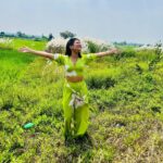 Rooqma Ray Instagram - Subho Saptami 🤍💚🤍💚 #instagram #insta #instagood #instafashion #instamood #instalike #instalove #durgapuja #green #naturelovers #travelphotography #roadtrip #rooqmaray Kasibugga, Andhra Pradesh, India