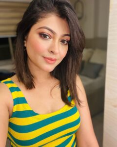 Rooqma Ray Instagram - Hate me or love me, either way, I'm still on your mind 💛

#instagram #insta #instagood #instalike #instalove #stripes #dressoftheday #yellow #shorthairdontcare #newlook #rooqmaray