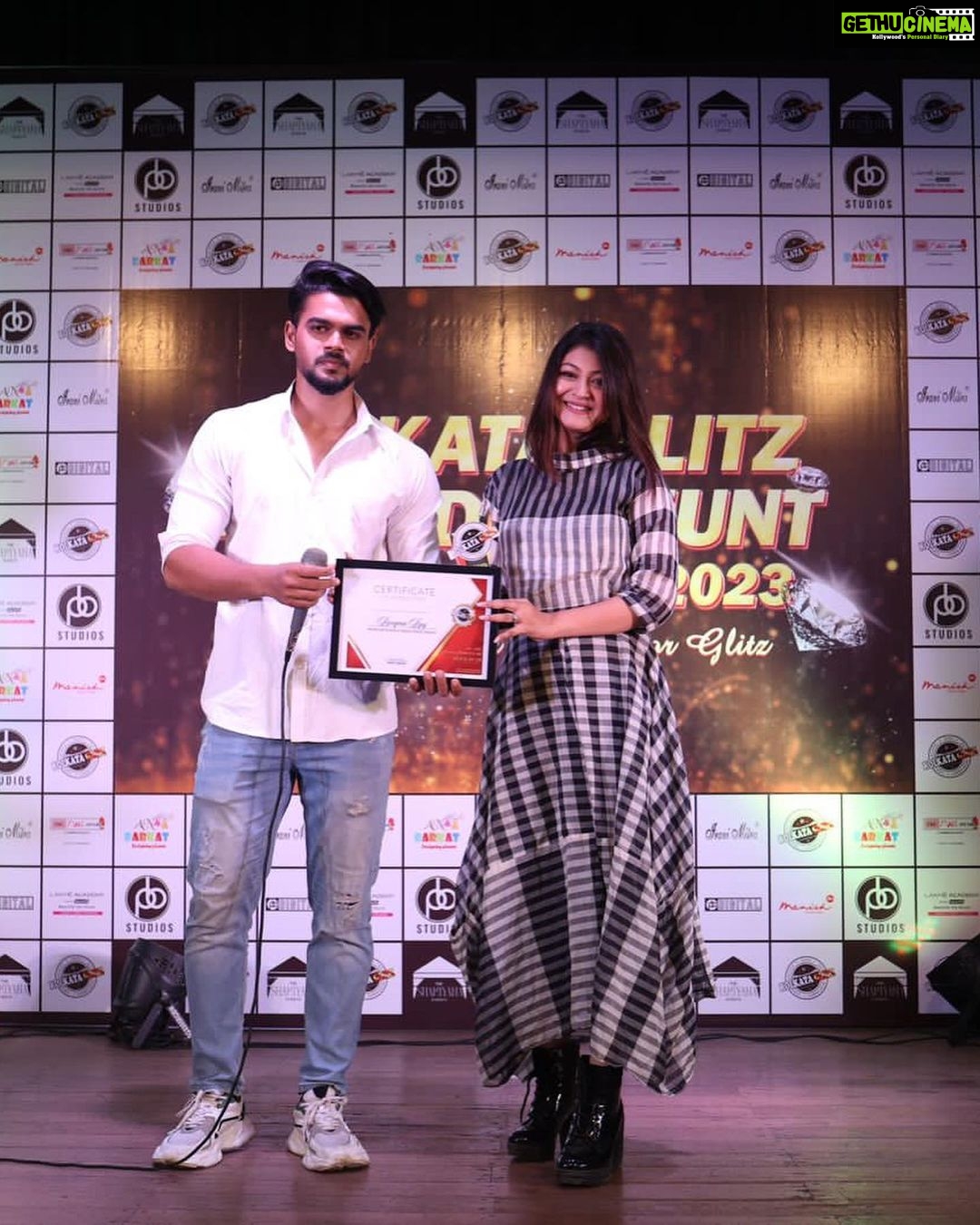 Rooqma Ray - 20.7K Likes - Notable performance female ( popular choice )
Thank you @kolkata_glitz
Love you my FANS 😘😘😘😘
Friends ❤️❤️❤️❤️
@svfsocial ❤️
@sunbanglaofficial
#instagood #instagram #insta #instafashion #award #roopsagarermonermanush #rooqmaray #instalove #myfansmyfamily #keepsupporting