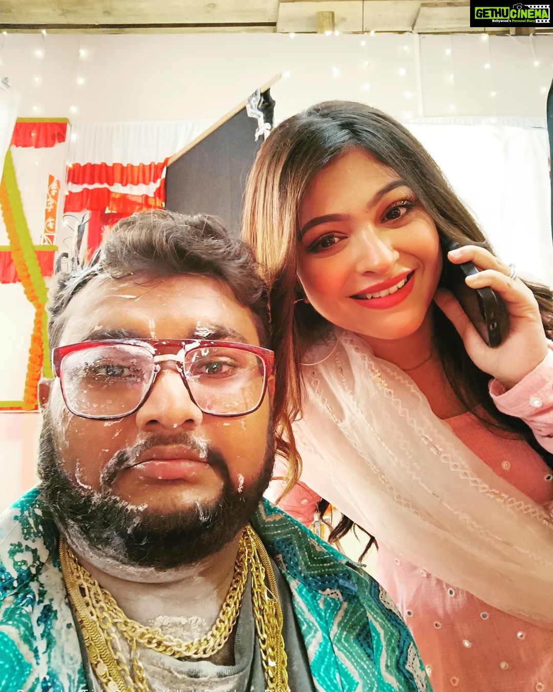 Rooqma Ray Instagram - When it's packup time..... #rupsagoremonermanush #SunBangla #biyebari Kolkata