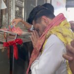 Roshan Prince Instagram - ॐ श्री श्याम देवाय नमः 🌹 #khatushyam #khatushyamji #khatuwale #khatushyambaba #khatunaresh #khatushyamdarshan #khatushyammandir Khatu Shyam Ji