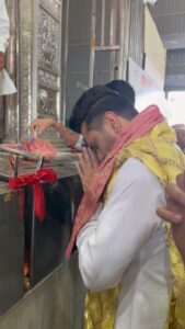 Roshan Prince Instagram - ॐ श्री श्याम देवाय नमः 🌹 #khatushyam #khatushyamji #khatuwale #khatushyambaba #khatunaresh #khatushyamdarshan #khatushyammandir Khatu Shyam Ji