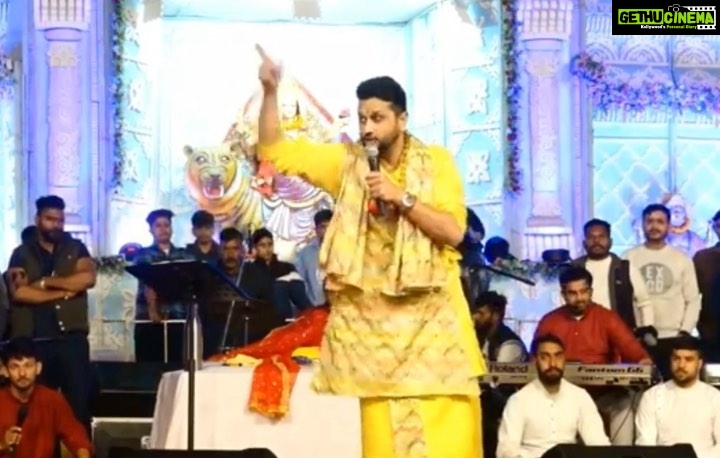 Roshan Prince Instagram - बोलो श्याम प्यारे की... जय.. खाटू नरेश की..जय 🌹🌹