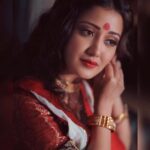 Roshmi Banik Instagram - May Maa Durga's strength inspire us all on this auspicious day! Happiest Durga Ashtami 🔱📿🙏🏻