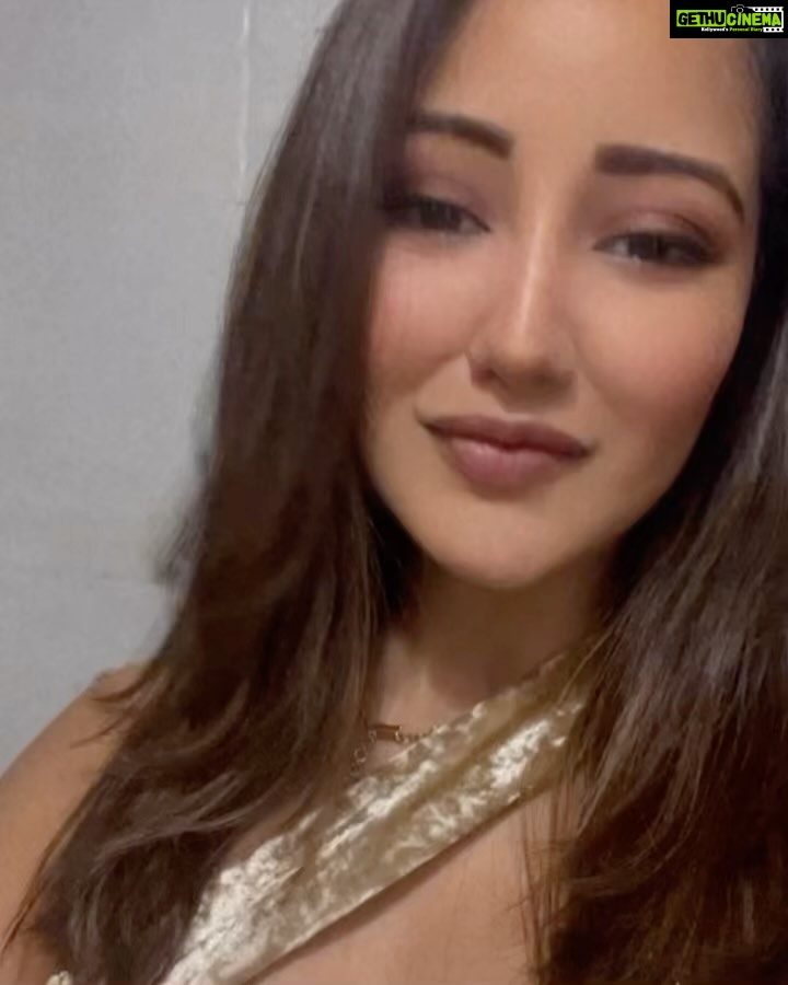 Roshmi Banik Instagram - "Eyes that hold a world of emotions." . . . #photodump #selfie #throwback #tb #makeup #fashion #lookoftheday #picoftheday #igers #roshmibanik #roshfam