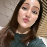 Roshmi Banik Instagram - You are the LOAF of my life! 🍞🥹🫰🏻 #roshfam . . . . . #roshmibanik #love #makeuplover #hairstyle #skin #halloween #halloween2023