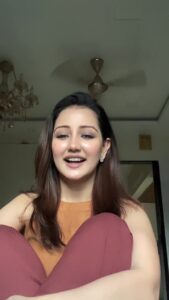 Roshmi Banik Instagram - Dil ki Baatein and an announcement! 🤎