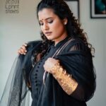 Roshna Ann Roy Instagram – Pre booking started !!! Will custom , by order, DM :  @lphntstories.by.roshna 🐘

Black is always in fashion”!!! 🐘 

A color that makes me look slim, makes me feel mysterious and doesn’t need a wash every time? What’s not to love! ♥️
 
📸 : @sherinabrahamphotography 
Costume : @lphntstories.by.roshna 
Mua : @bridebox_makeup_studio 

DM … ❤️ …..
Contact : 📞7994445358
9895545566 

Services  Provided : stitching , designing ,hand embroidery , machine embroidery , wedding collections, kids party wears,wedding family concepts, menswear, groom concepts …etc ..
 
#weddingdress #keralawedding #weddingtheme #lphntstories #designinspiration #weddingreception #bridaldress #weddingcouture #clothingbotique #clothing #costumebride #allindiadelivary #weddingconcept #roshnaannroy #lphntstories #costume #designer #costumedesigner #bridalcostume #weddingtrial #bride #keralabride