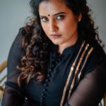 Roshna Ann Roy Instagram - Black is always in fashion”!!! 🐘 A color that makes me look slim, makes me feel mysterious and doesn’t need a wash every time? What’s not to love! ♥️ 📸 : @sherinabrahamphotography Costume : @lphntstories.by.roshna Mua : @bridebox_makeup_studio DM .. @lphntstories.by.roshna #weddingdress #keralawedding #weddingtheme #lphntstories #designinspiration #weddingreception #bridaldress #weddingcouture #clothingbotique #clothing #costumebride #allindiadelivary #weddingconcept #roshnaannroy #lphntstories #costume #designer #costumedesigner #bridalcostume #weddingtrial #bride #keralabride Edappally Kochi Kerala