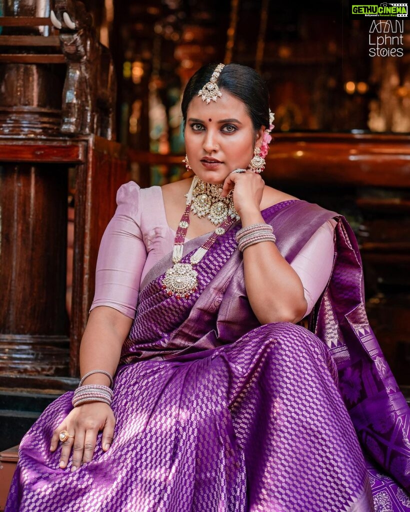 Roshna Ann Roy Instagram - Presenting ,🫶🏽..🧡Beautiful Kanjeevaram collections of @lphntstories.by.roshna 🐘🐘… Hope u guyzzz are enjoying ur “Navaratri celebrations “… Happy Navaratri “.. everyone ♥🧡 Saree +statement jewelry= perfection” Thank u somuch : @ladies_planet_rental_jewellery For the extraordinary peices 🧡🫶🏽 🧡Team 🧡 Concept : @roshna.ann.roy 📸 : @sherinabrahamphotography Mua : @rr.makeovers Costume: @lphntstories.by.roshna Jwellery : @ladies_planet_rental_jewellery Associated: @bridebox_makeup_studio #kanjeevaramsaree #kanjeevaram #bridalsarees #bridalpattusarees #weddingsaree #weddinginspiration #saree #weddingphotography #weddingjewellery #ladiesplanetperinthalmanna #lphnstories #roshnaannroy #rrmakeovers #keralabridal #bridalmakeup #navarathri #navarathrispecial Kochi, India