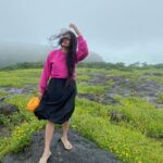 Rucha Hasabnis Instagram - Expectation v/s Reality 🤪 . . #monsoon2023 #travel